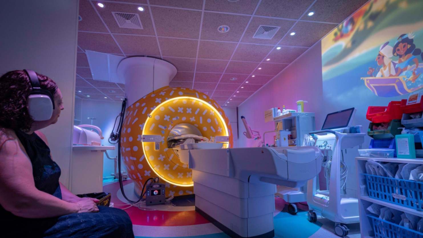Un estudio europeo muestra c&oacute;mo una experiencia audiovisual puede ayudar a reducir el estr&eacute;s de los ni&ntilde;os durante la resonancia magn&eacute;tica