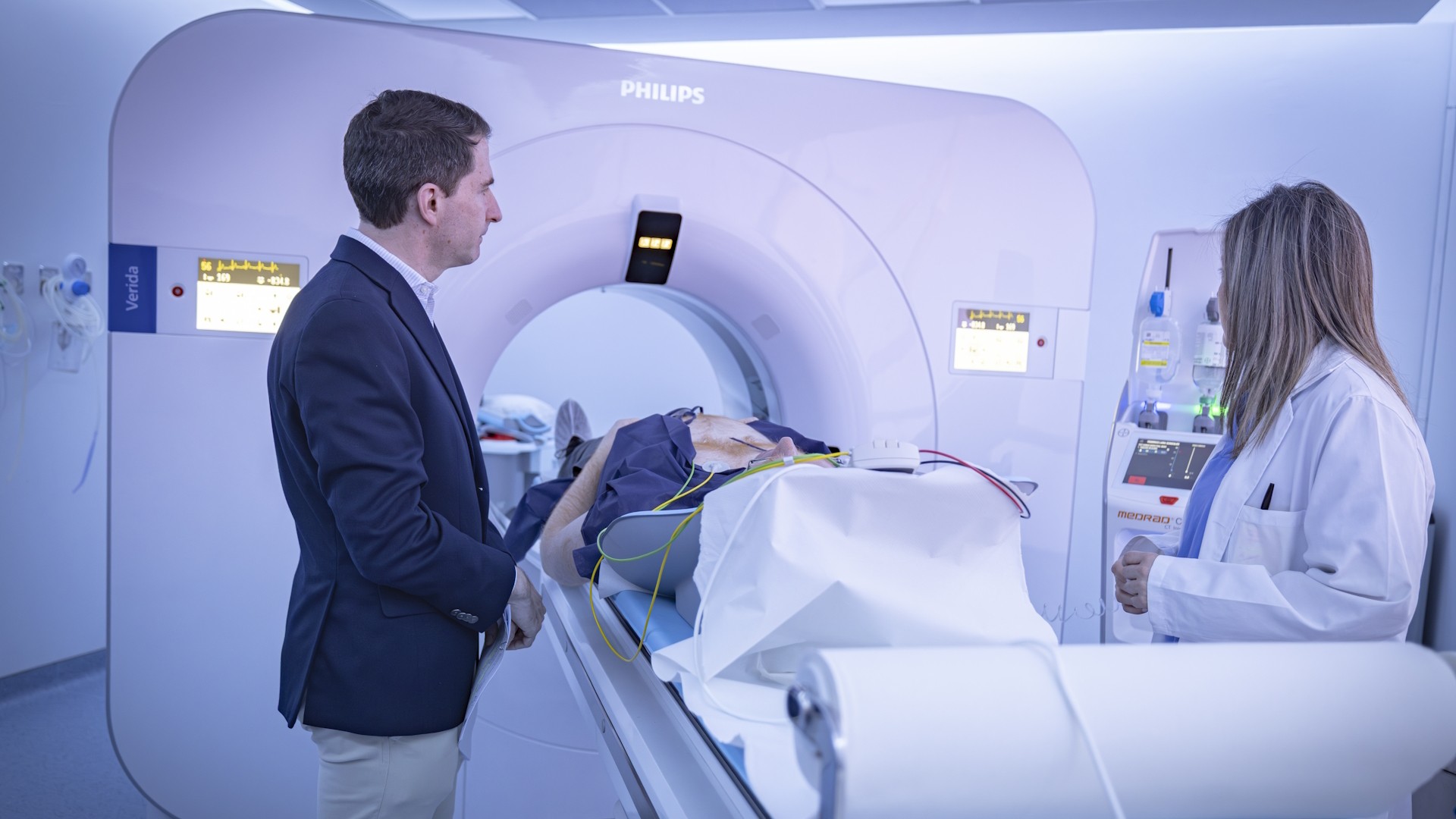 El servicio de RM y TAC del Hospital Universitario Nuestra Se&ntilde;ora del Rosario de Madrid instala el primer Verida Spectral CT del mundo y sit&uacute;a a Espa&ntilde;a a la vanguardia del diagn&oacute;stico por imagen